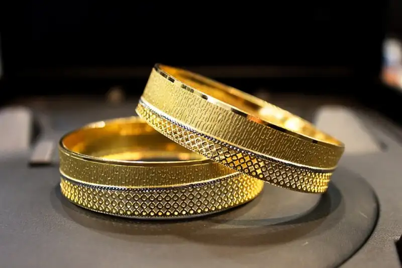gold-4284582-640